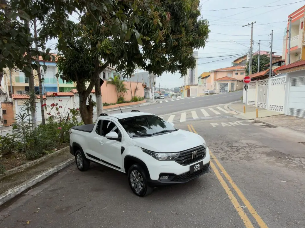 Fiat Strada Freedom — frente em três quartos